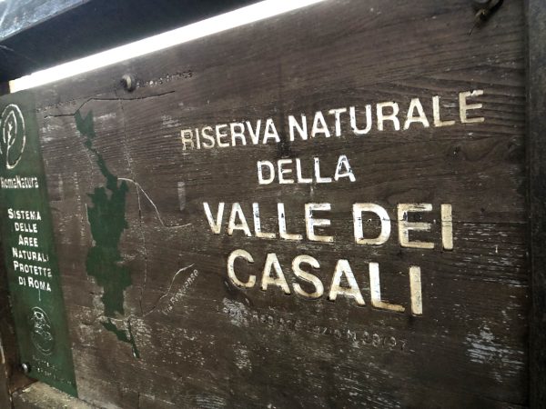 Pannello di accoglienza della valle dei casali in via del casaletto 400