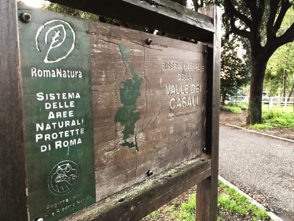 Pannello di accoglienza della valle dei casali in via del casaletto 400
