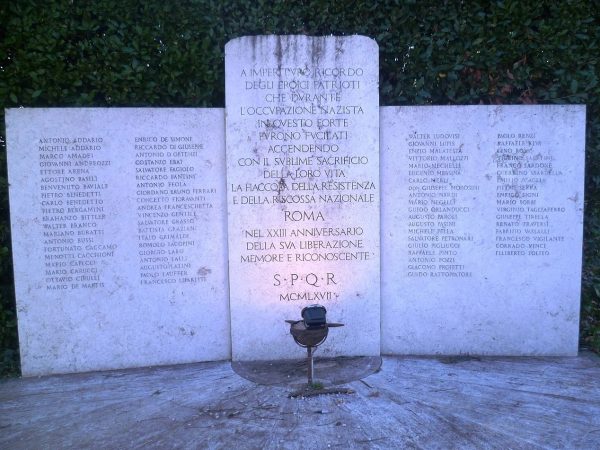lapide_commemorativa_martiri_forte_bravetta_1280_1280_fit_90