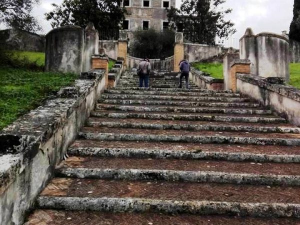 villa york scalinata dal ninfeo